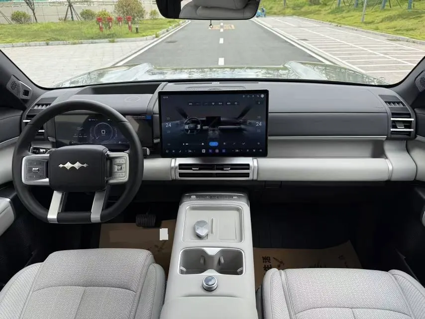 FangChengBao 2025 Titanium 7 1.5T Stepless 200KM Two-Drive Max Edition Automatic Gear 5