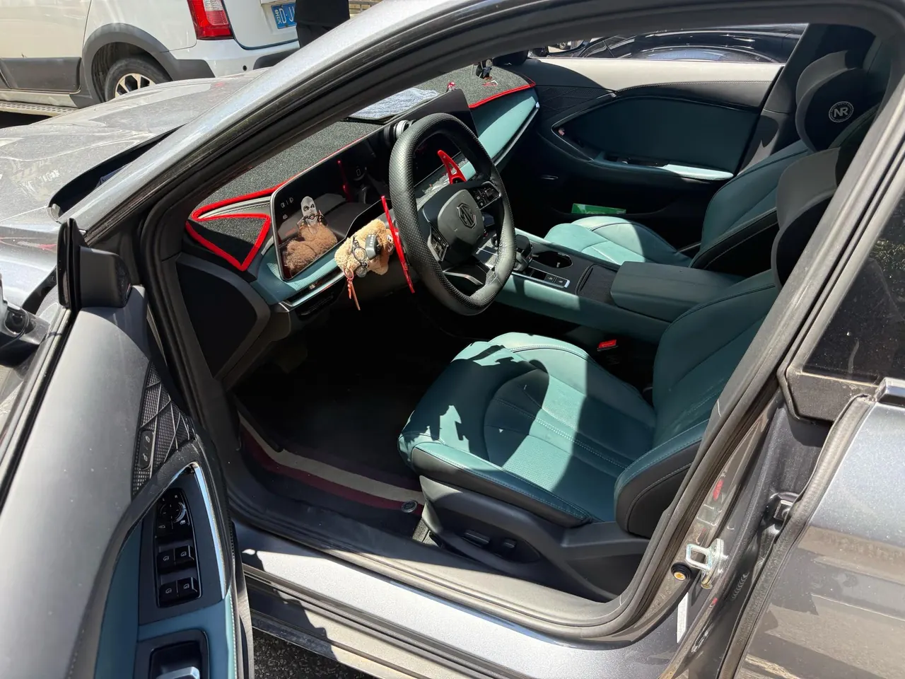 MG 2025 MG7 1.5T 300 Elegant Automatic Gear 5