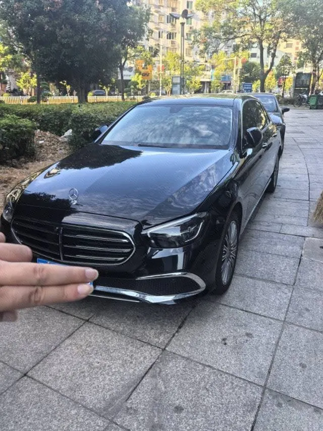 打开图片灯箱:Mercedes Benz E-Class 2021 E 300 L 2.0T Sports Fashion Automatic Gear