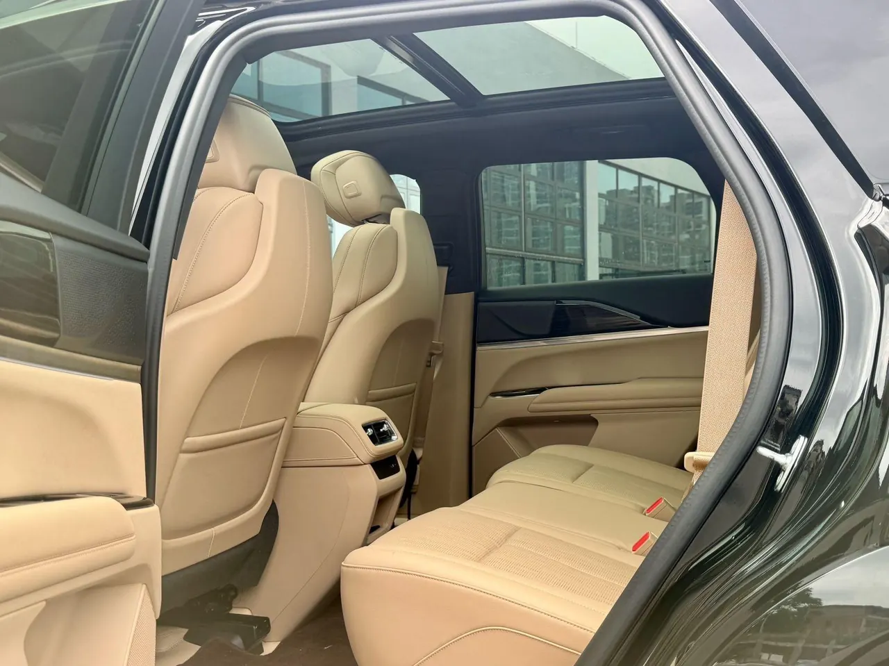 Cadillac 2025 XT5 48V 2.0T Luxury Automatic Gear 4