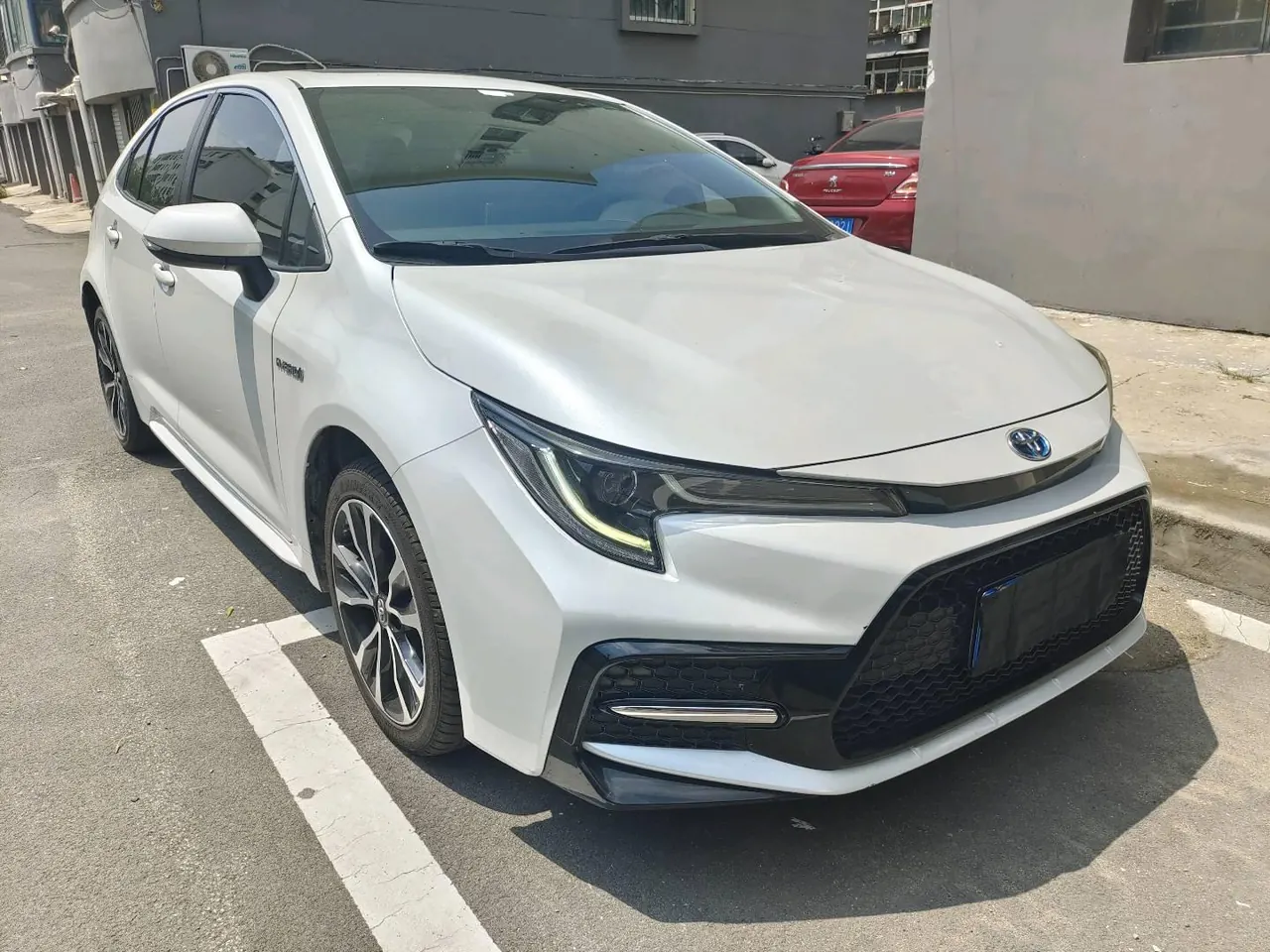 Toyota 2021 Lei Ling Shuangqing 1.8H Stepless Sports Edition Automatic Gear 3