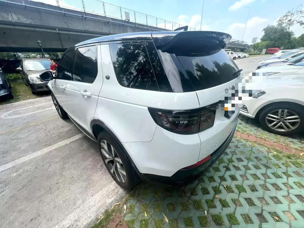 Land Rover 2024 Discovery Sports Edition 48V 2.0T Deluxe Custom Edition Automatic Gear 5