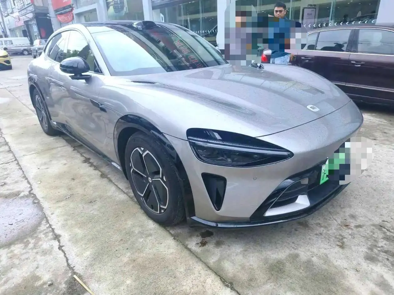 MI 2025 YU7 Long Endurance Four-wheel Drive Pro Edition Automatic Gear 4