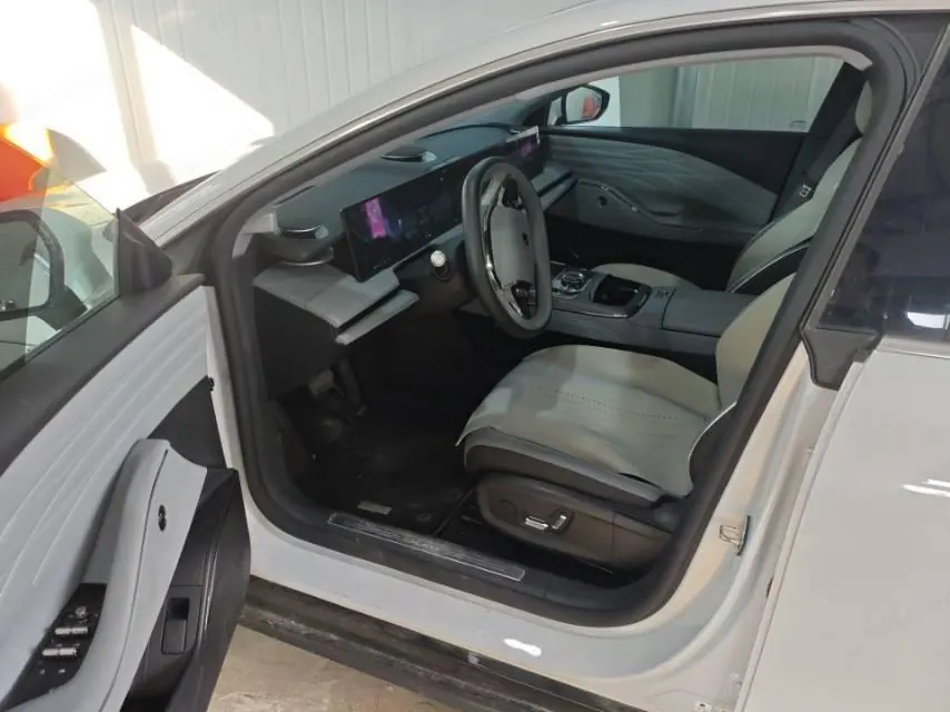 Geely Galaxy 2025 E 8 575km set sail smart driving version of automatic gear 3