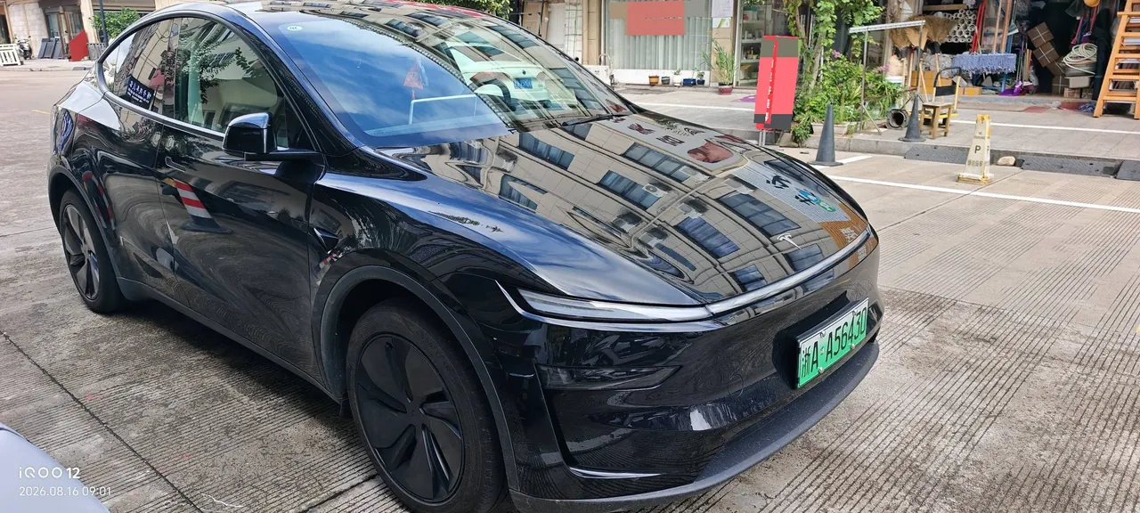 Tesla 2025 Model Y Rear Wheel Drive First Edition Automatic Transmission 3
