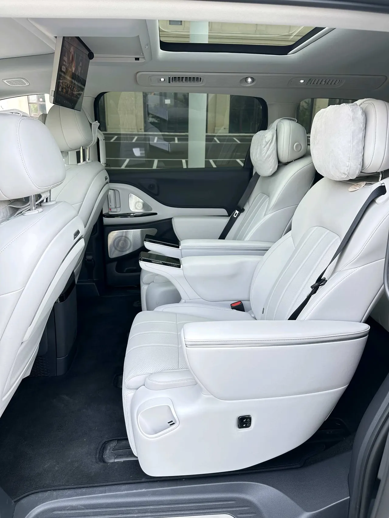 Voyah 2025 dreamers PHEV 1.5T four-wheel drive distinguished Kunpeng version automatic gear 6