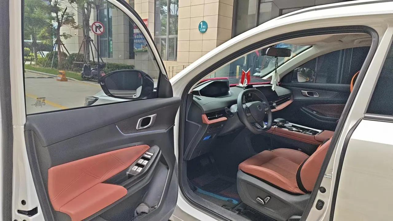 ChangAn 2024 CS55 PLUS 1.5T Excellent Automatic Gear 4