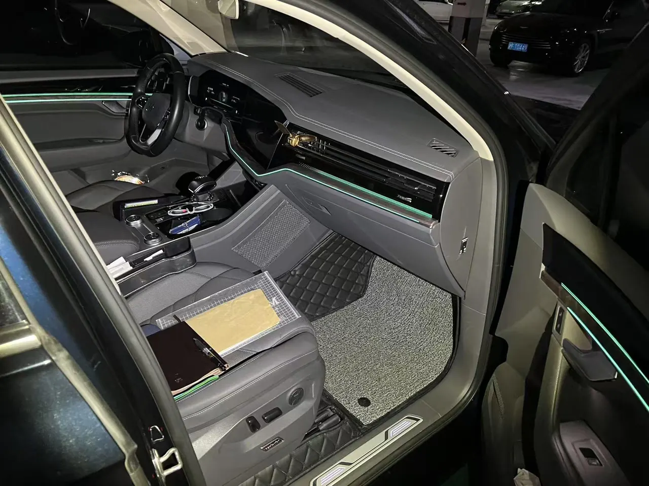Volkswagen Touareg (Imported) 2021 Touareg 2.0TSI Sharp Edition Automatic Gear 2