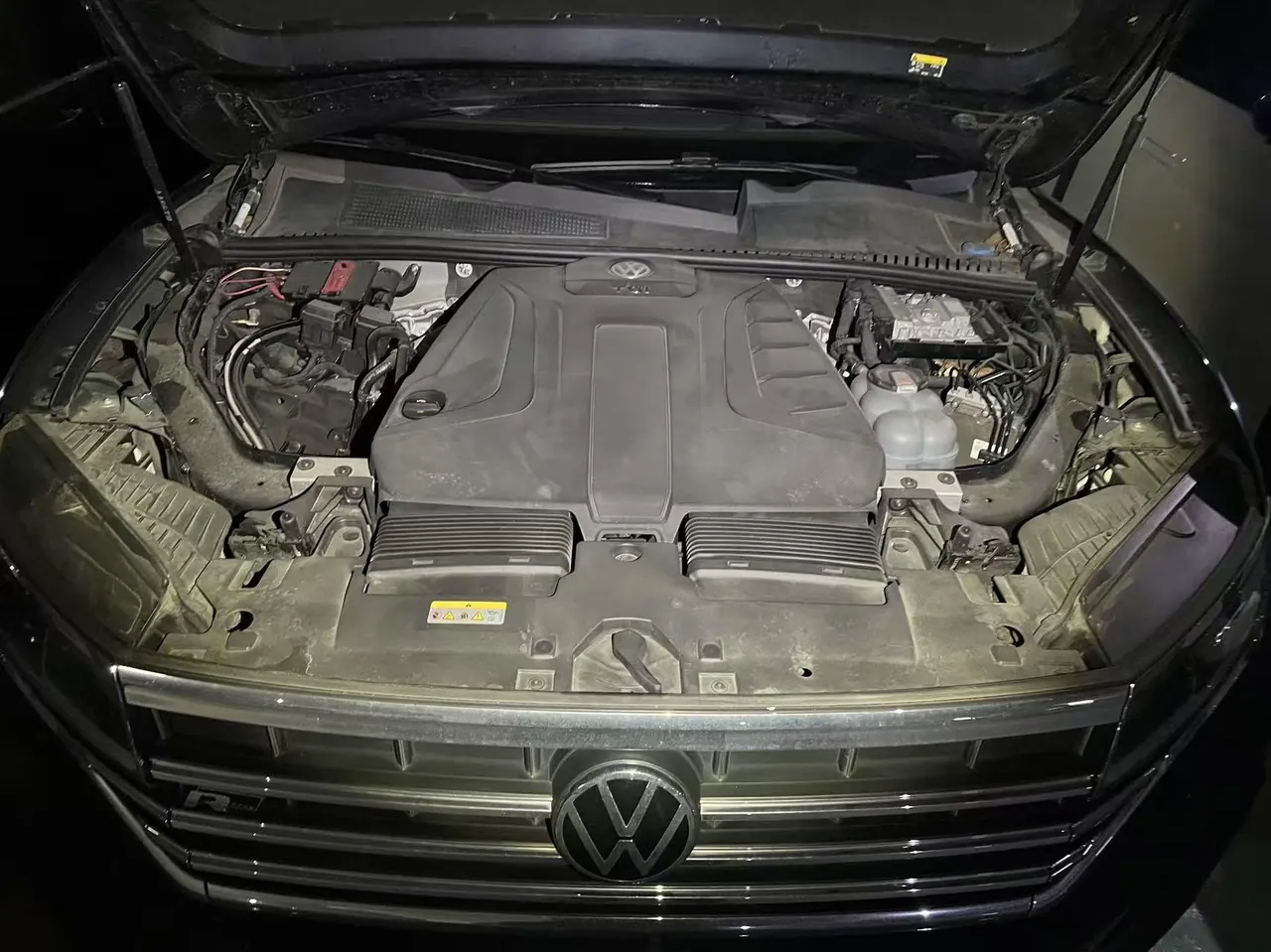 Volkswagen Touareg (Imported) 2021 Touareg 2.0TSI Sharp Edition Automatic Gear 3