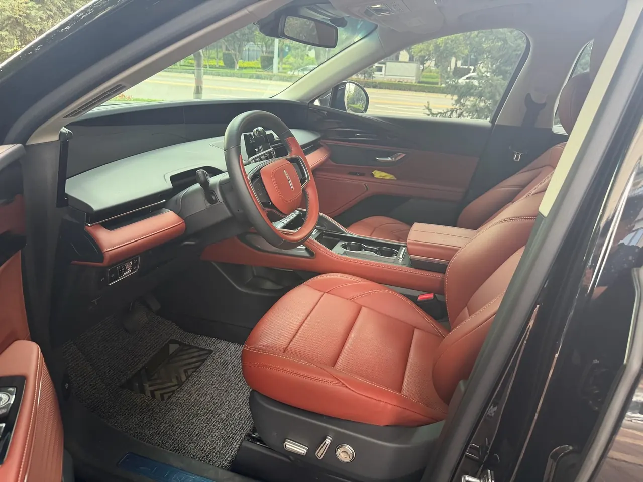 Lincoln 2025 Navigator 2.0T 4-wheel Drive Premium Edition (Revised) Automatic Gear 12