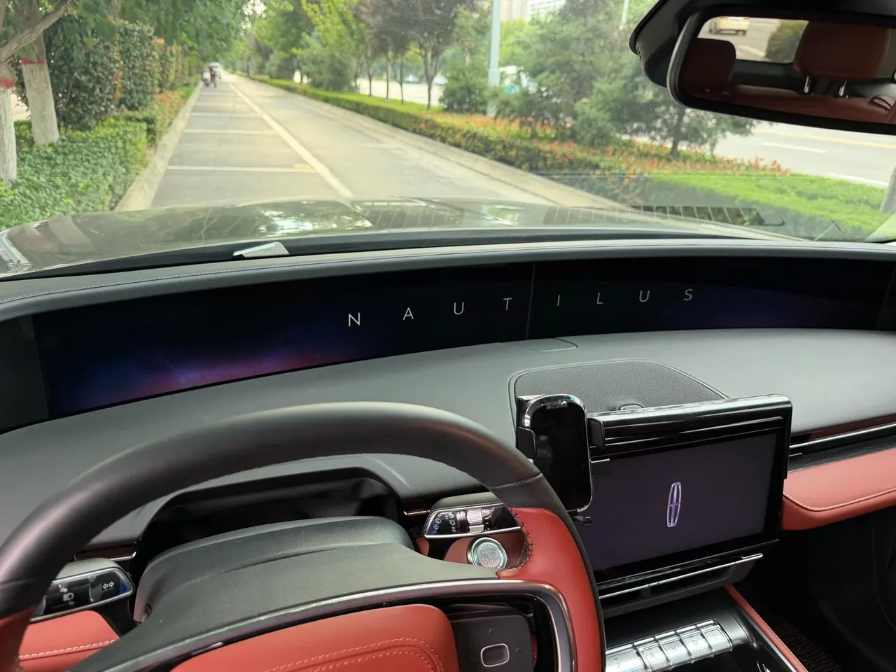 Lincoln 2025 Navigator 2.0T 4-wheel Drive Premium Edition (Revised) Automatic Gear 9