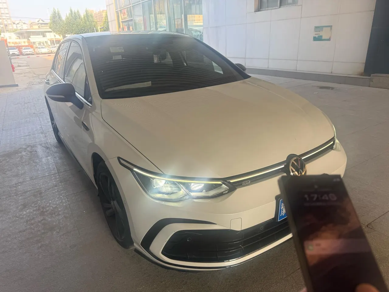 Volkswagen 2021 Golf 8 R-Line 1.4TSI 280TSI Automatic 3