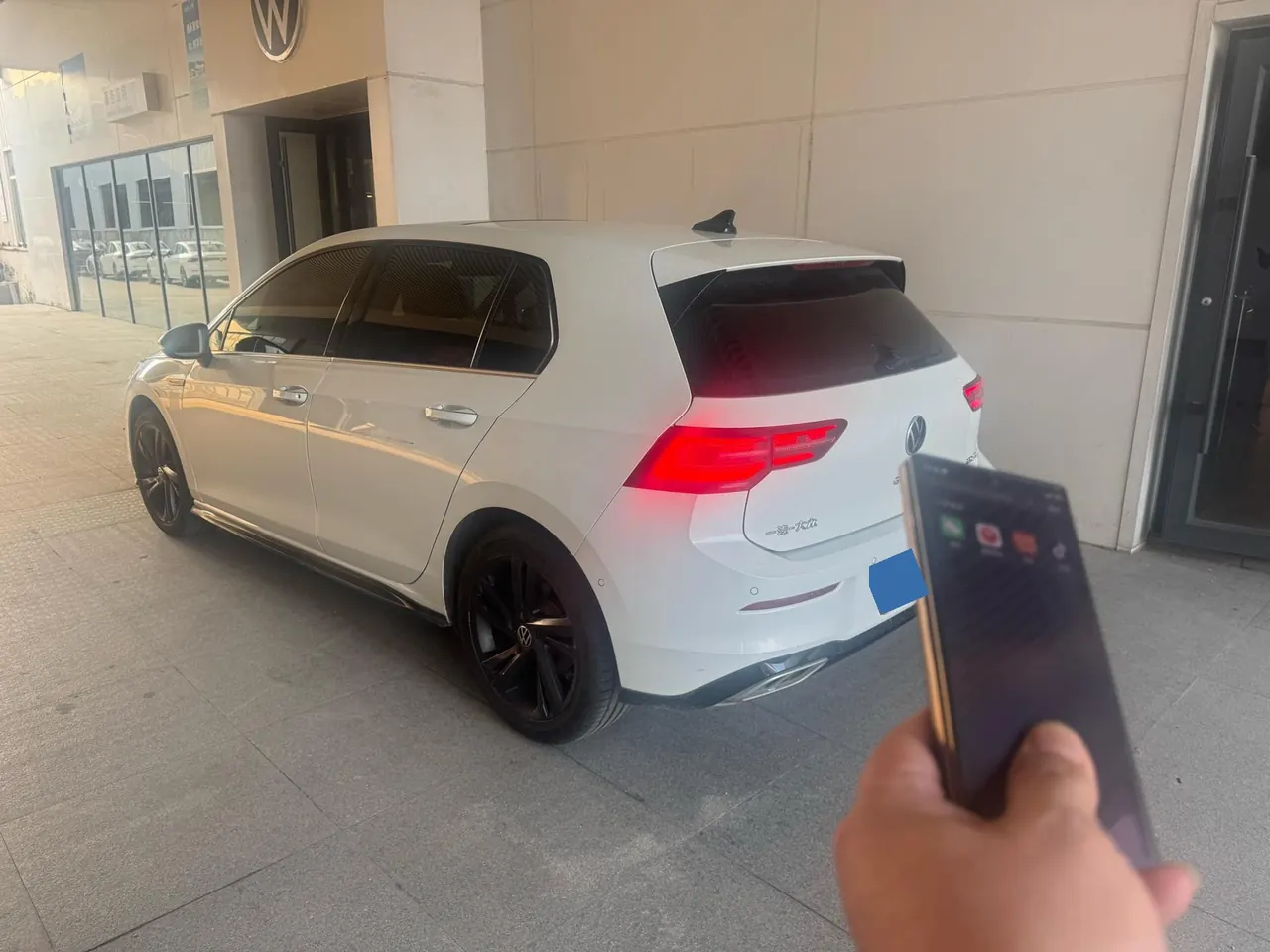 Volkswagen 2021 Golf 8 R-Line 1.4TSI 280TSI Automatic 5
