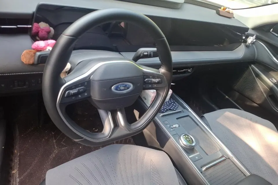 Ford 2025 Mondeo 2.0T EcoBoost Luxury Automatic 5