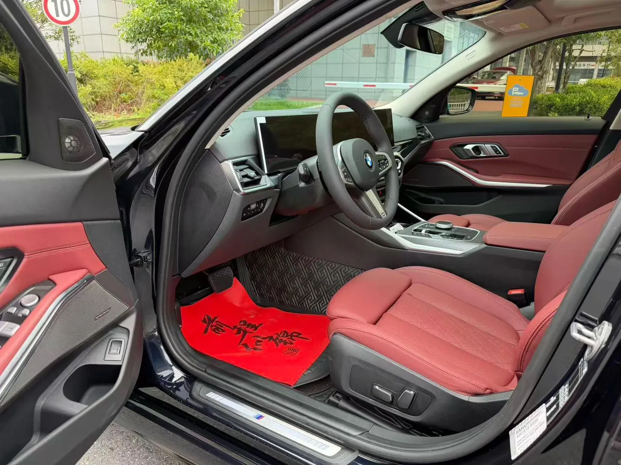 BMW 3 Series 2024 325Li 2.0T M Sports Obsidian Night Suit Automatic Gear 4