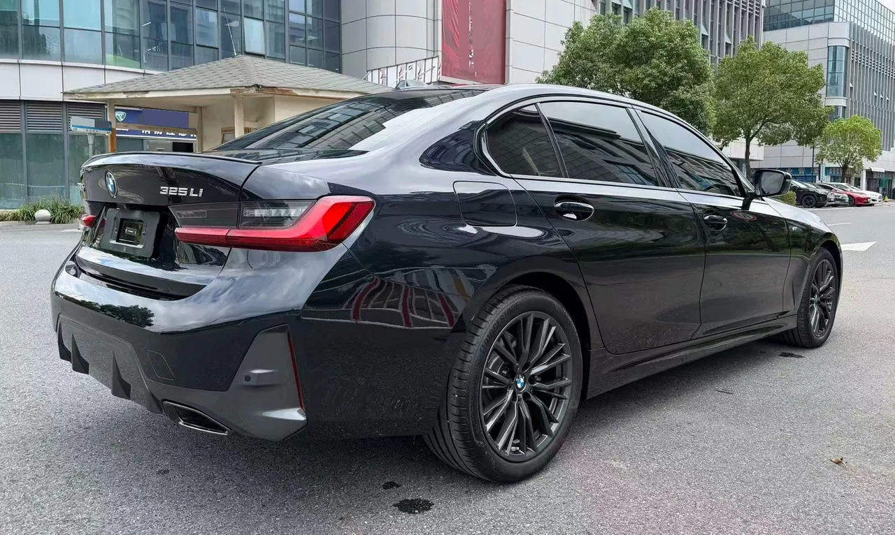 BMW 3 Series 2024 325Li 2.0T M Sports Obsidian Night Suit Automatic Gear 7