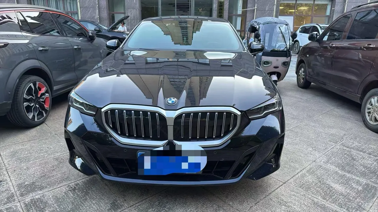 BMW 5 Series (Imported) 2024 525i 48V 2.0T M Sports Suit Automatic Gear 2