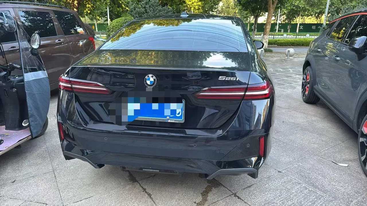 BMW 5 Series (Imported) 2024 525i 48V 2.0T M Sports Suit Automatic Gear 3