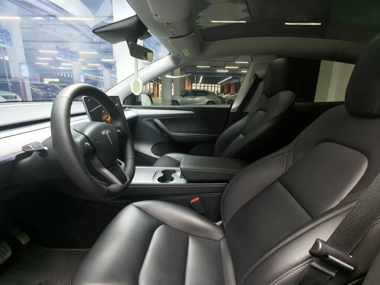 Tesla 2024 Model Y rear-wheel drive version automatic transmission 2