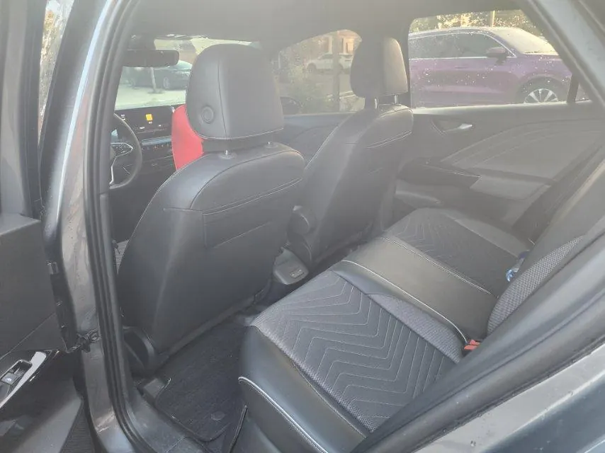 Volkswagen 2024 ID. 3 Pure Intelligence Enjoyment Version, Automatic Transmission 5