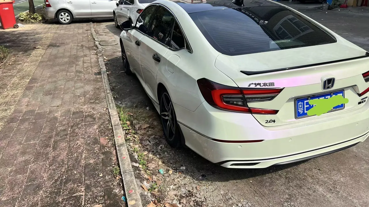 Honda 2022 10th Generation Accord Hybrid 2.0 Stepless Magic Night Sharp Edition Automatic Gear 3