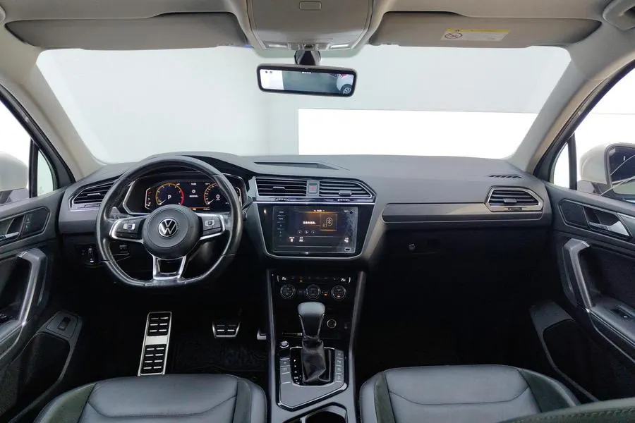 Volkswagen 2021 Tiguan L R-Line 2.0TSI 330TSI Two-Drive Overdrive Automatic Gear 5