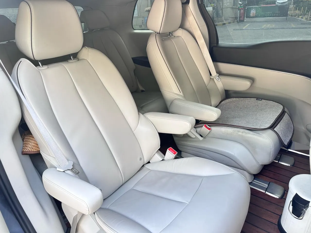 Buick 2021 GL8 Land Business Class 2.0T 652T Luxury Automatic Gear 11
