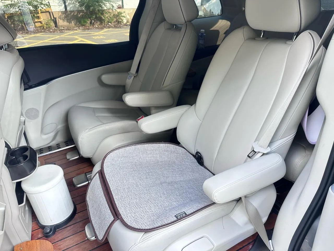 Buick 2021 GL8 Land Business Class 2.0T 652T Luxury Automatic Gear 4