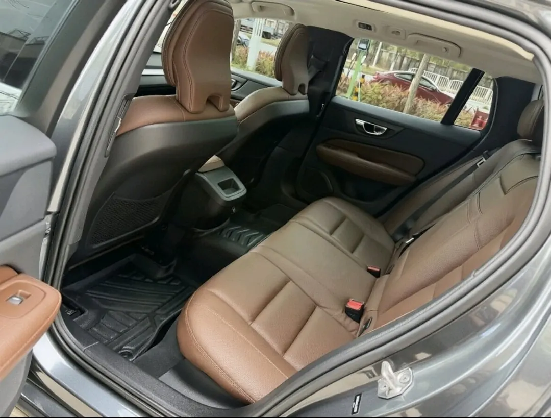 Volvo V60 (Imported) 2020 V60 2.0T T5 Zhiyuan Deluxe Edition Automatic Gear 2