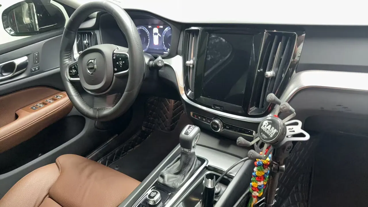 Volvo V60 (Imported) 2020 V60 2.0T T5 Zhiyuan Deluxe Edition Automatic Gear 4