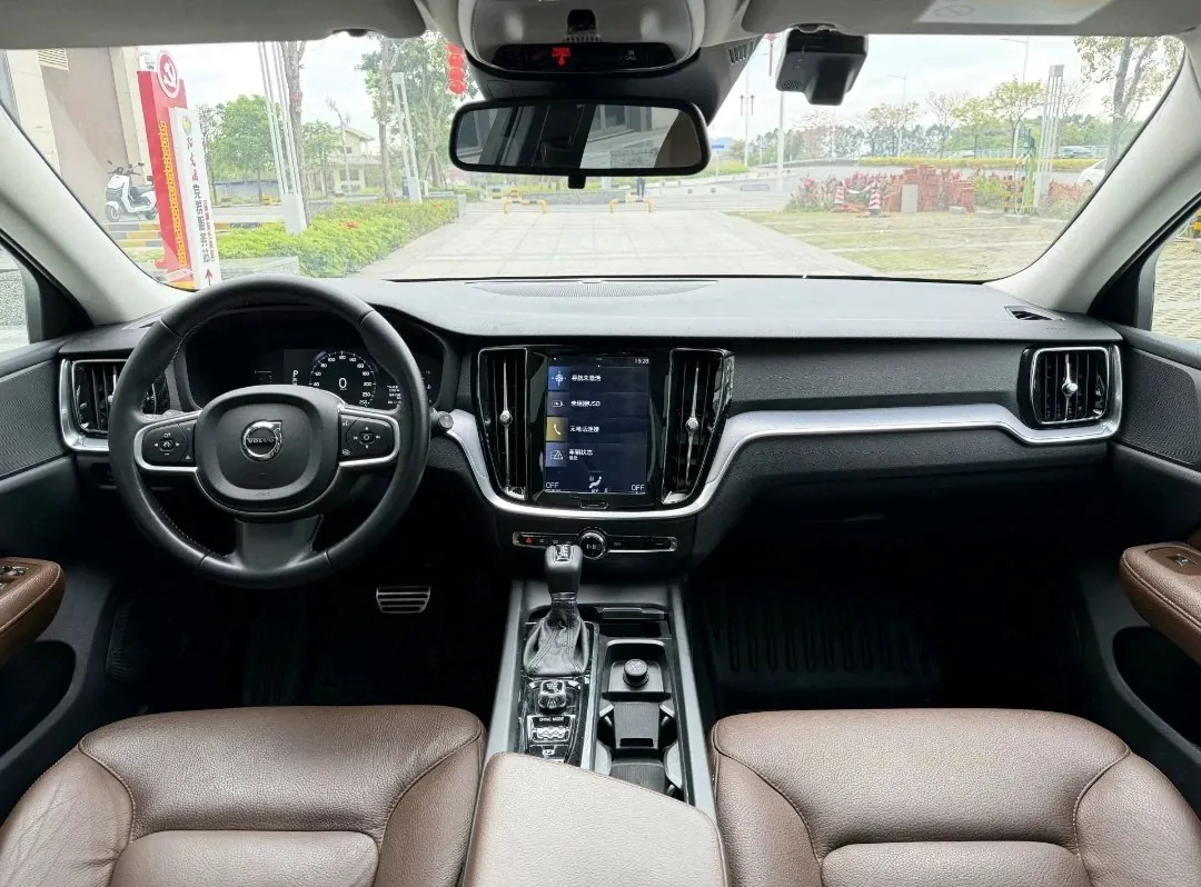 Volvo V60 (Imported) 2020 V60 2.0T T5 Zhiyuan Deluxe Edition Automatic Gear 5