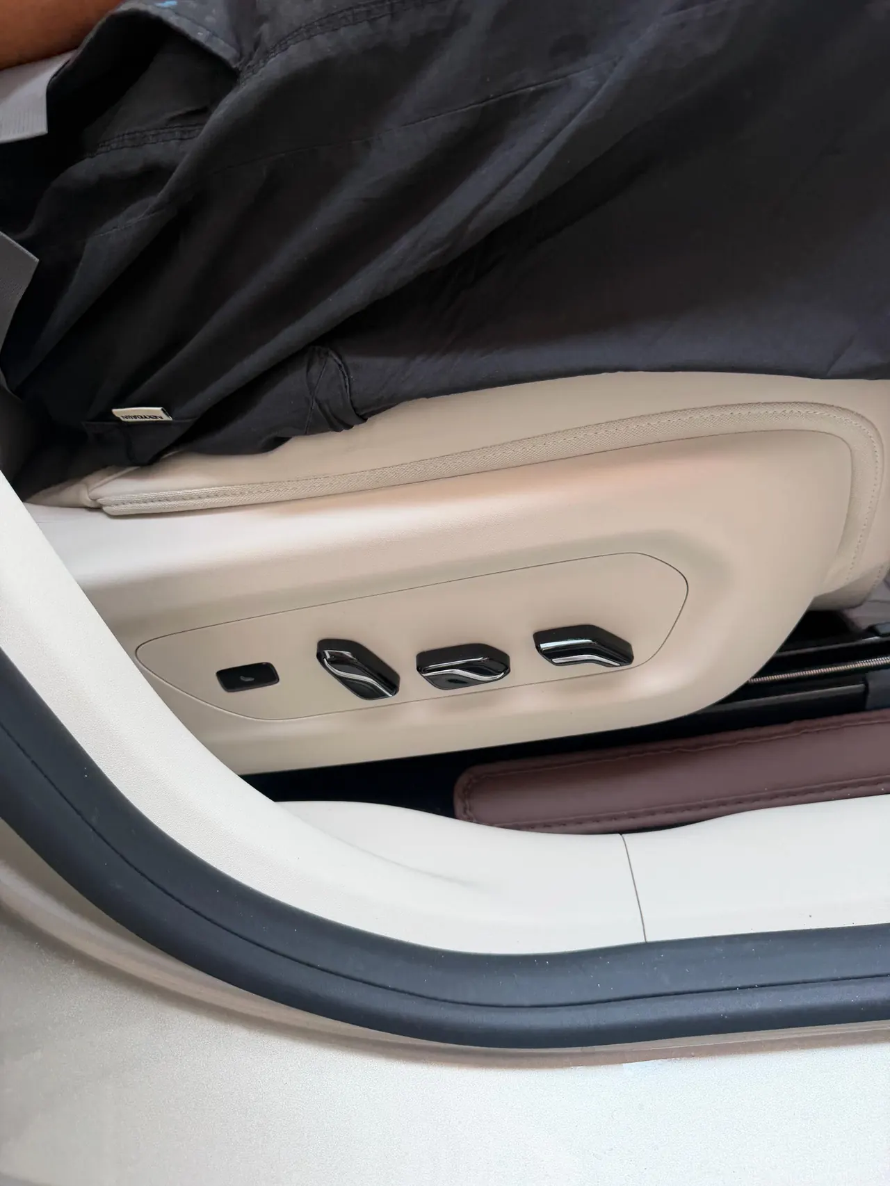 Voyah 2025 bosom friends rear drive dry Kun version of automatic gear 5