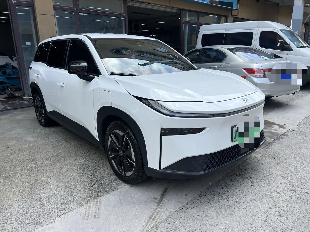 Toyota 2025 Platinum Intelligence 3X 520 Pro Automatic Gear 2