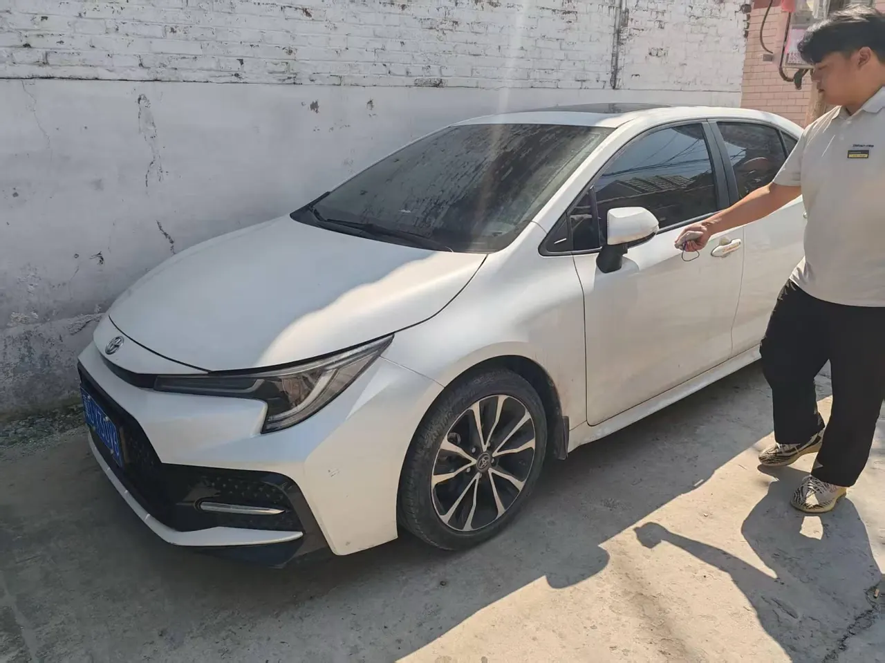 Toyota 2021 Lei Ling 1.2T Stepless 185T Sports Edition Automatic Gear 4