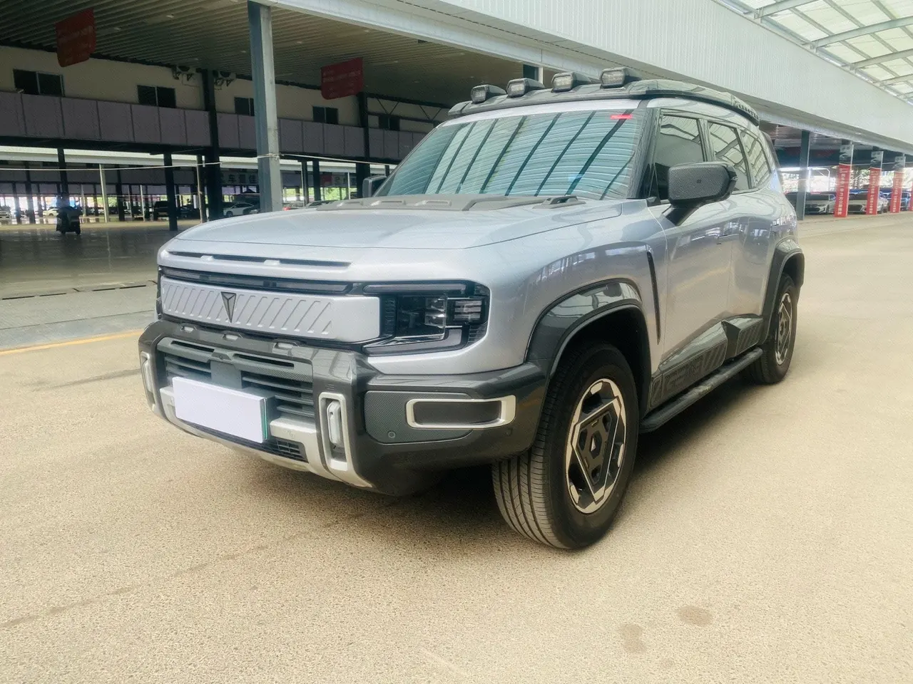 打开图片灯箱:ChangAn Deepal 2025 G318 Worry-free Crossing Edition Four-wheel Drive Far Mountain Edition Automatic Gear