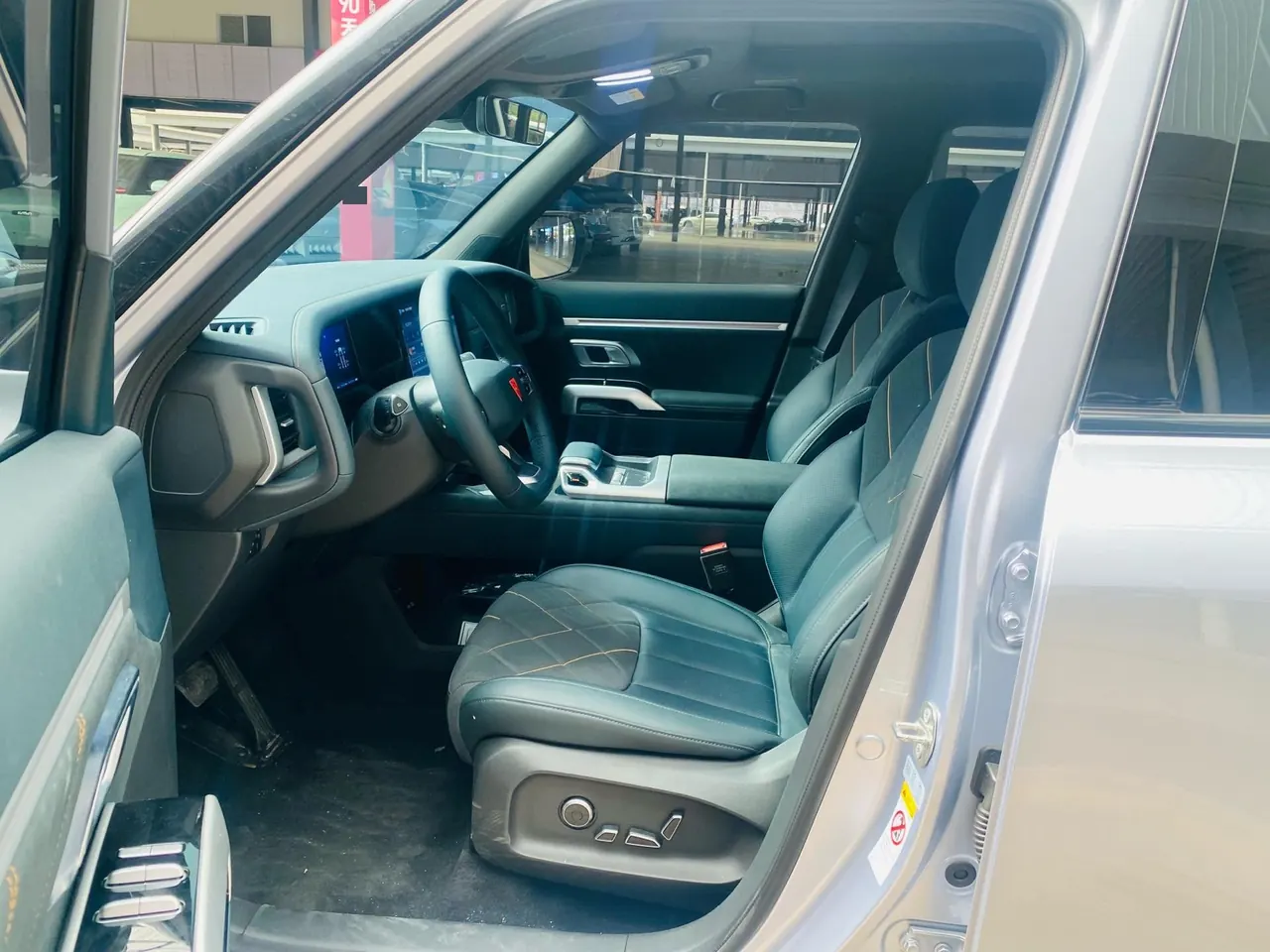 ChangAn Deepal 2025 G318 Worry-free Crossing Edition Four-wheel Drive Far Mountain Edition Automatic Gear 15