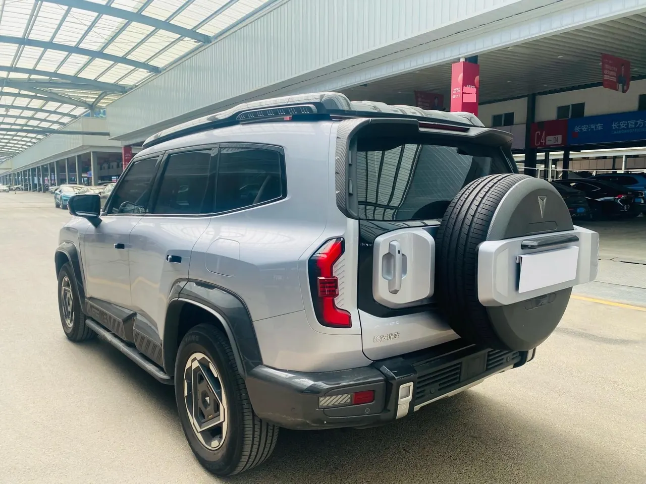 ChangAn Deepal 2025 G318 Worry-free Crossing Edition Four-wheel Drive Far Mountain Edition Automatic Gear 9