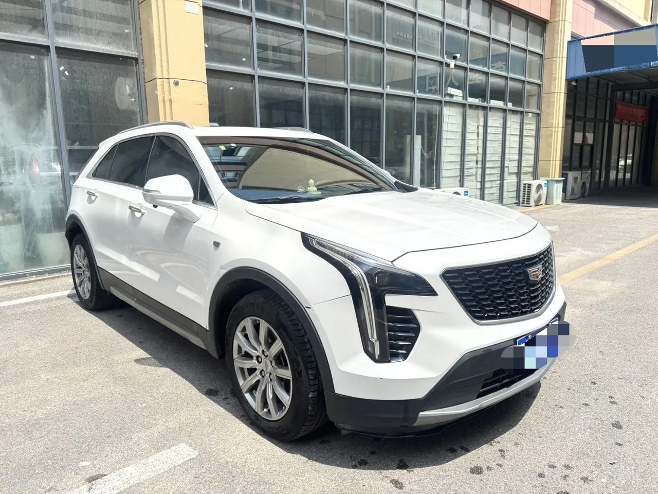 Cadillac 2021 XT4 2.0T 28T Two-Drive Leading Automatic Gear 3
