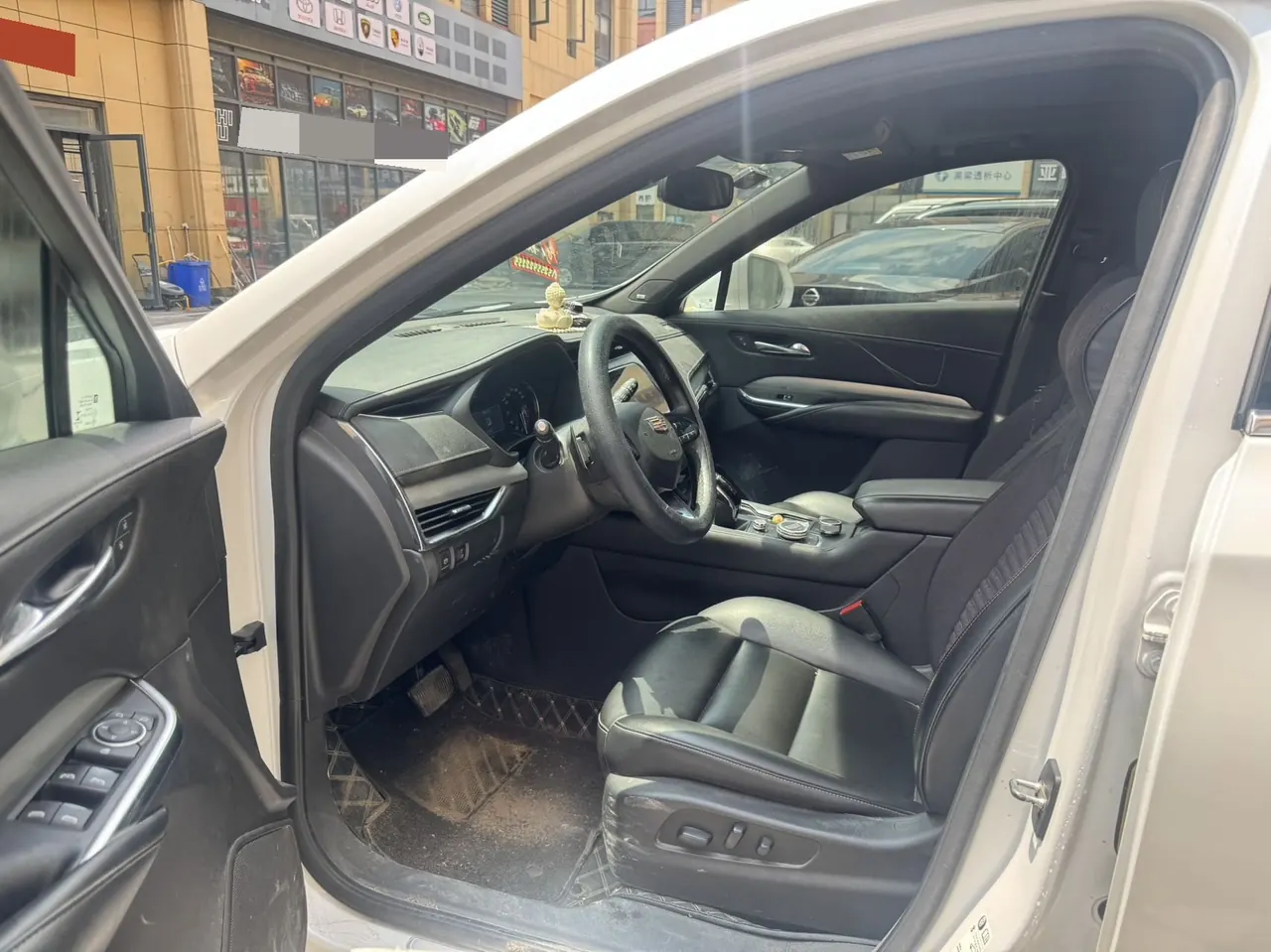 Cadillac 2021 XT4 2.0T 28T Two-Drive Leading Automatic Gear 5