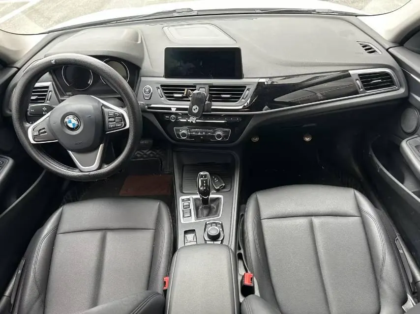 BMW 1 Series 2020 120i 1.5T Fashion Automatic 3