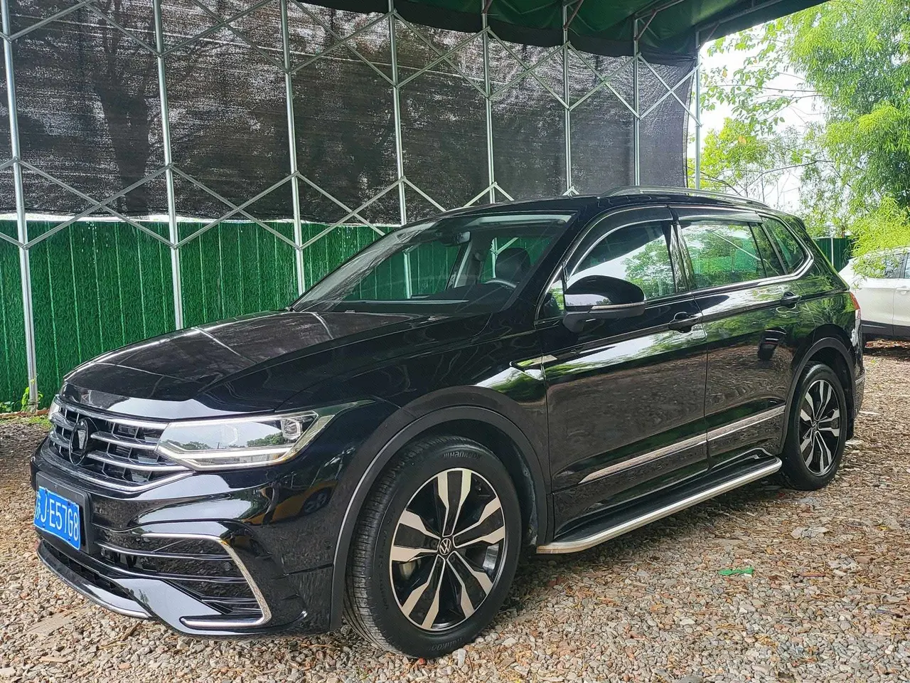 打开图片灯箱:Volkswagen 2022 Tiguan L R-Line 2.0TSI 330TSI Two-Drive R-Line Ultimate Automatic Gear