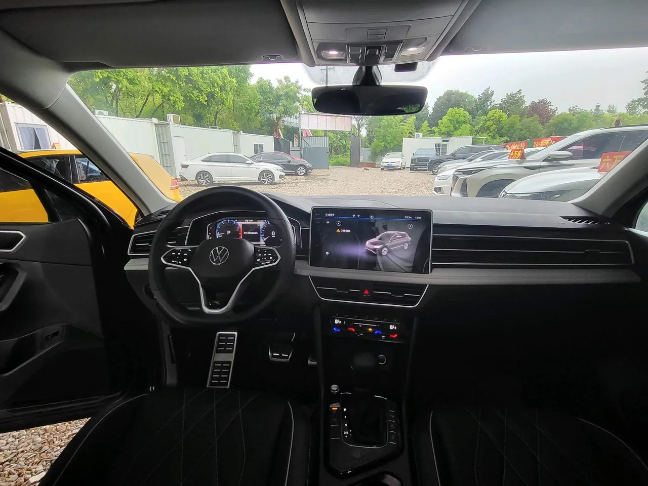 Volkswagen 2022 Tiguan L R-Line 2.0TSI 330TSI Two-Drive R-Line Ultimate Automatic Gear 6