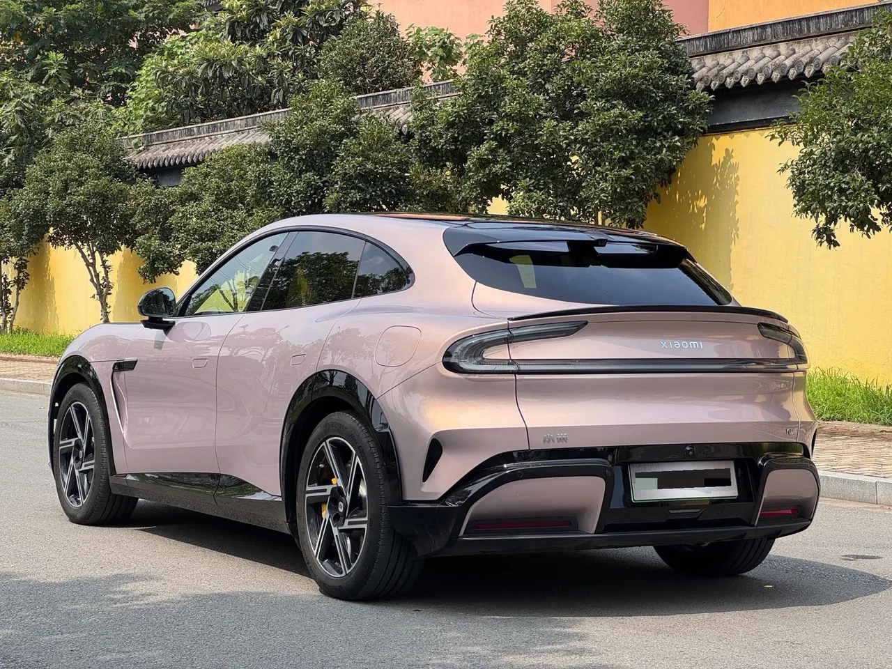 MI 2025 YU7 Long Endurance Four-wheel Drive Pro Edition Automatic Gear 8