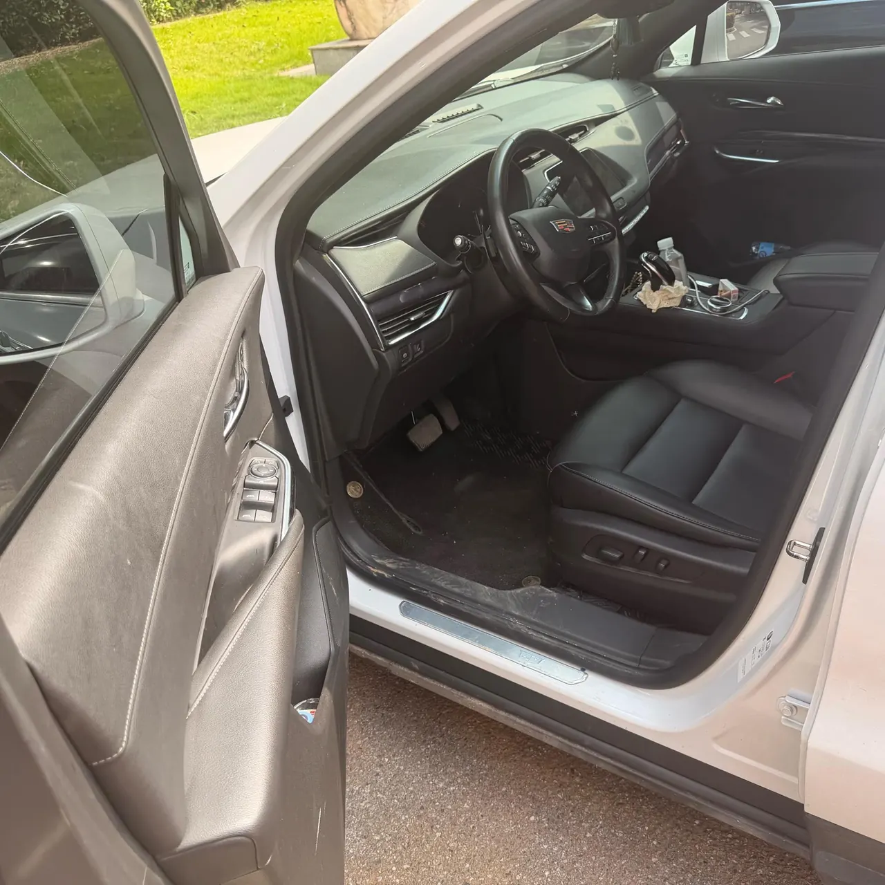 Cadillac 2020 XT4 2.0T 28T Two-Drive Technical Automatic Gear 3