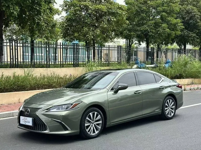 打开图片灯箱:Lexus ES (Imported) 2020 ES300h 2.5 Stepless Excellence Edition Automatic Gear