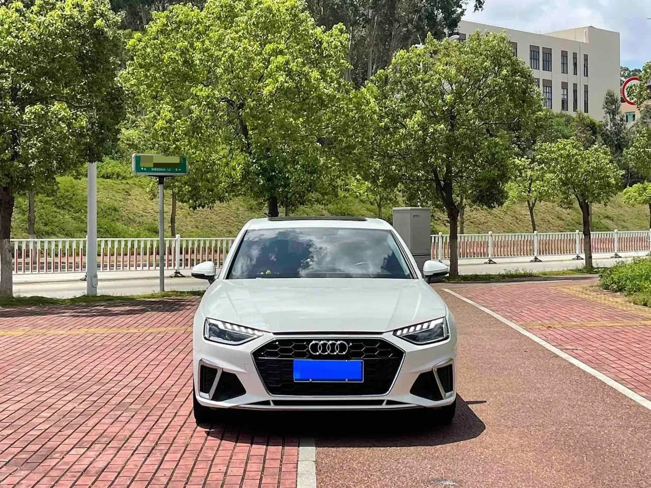 Audi 2020 A4L 2.0TFSI 35TFSI Fashion Dynamic Automatic 2