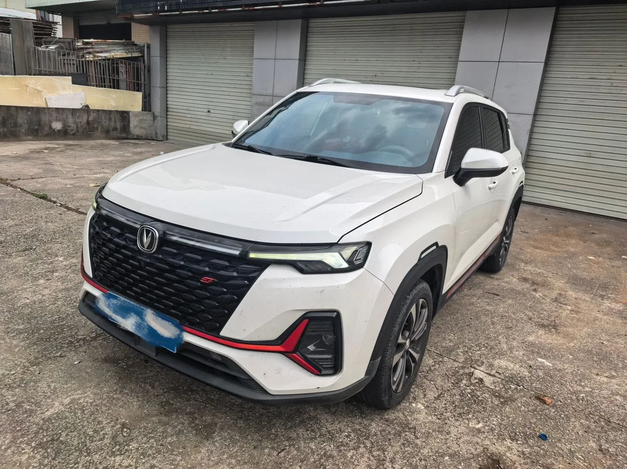 打开图片灯箱:ChangAn 2021 CS35 PLUS 1.4T Modified Blue Whale NE Luxury Automatic Gear