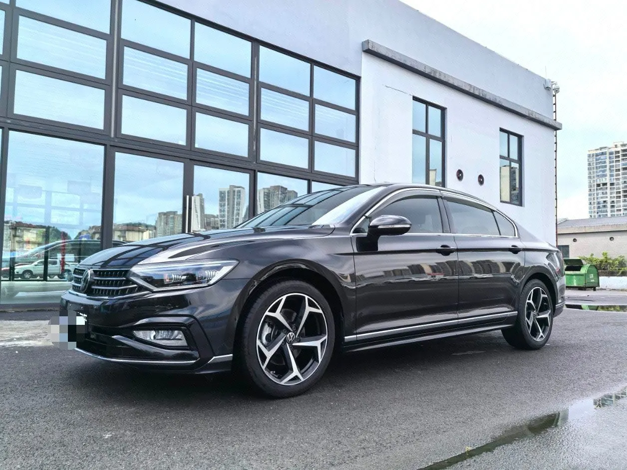 打开图片灯箱:Volkswagen 2025 Magotan 2.0TSI 330TSI 2 million luxury automatic gear
