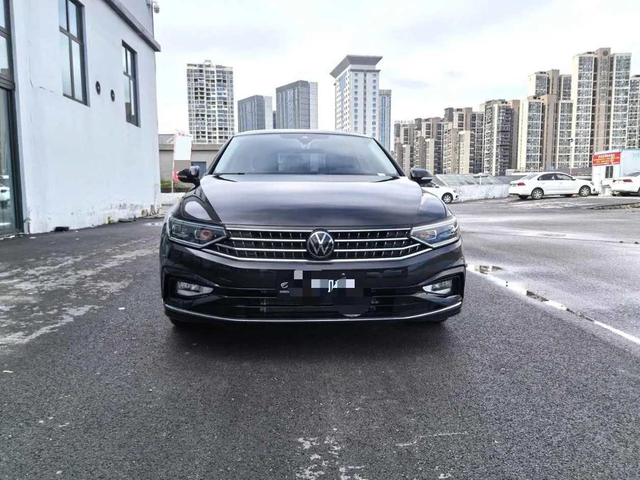 Volkswagen 2025 Magotan 2.0TSI 330TSI 2 million luxury automatic gear 2