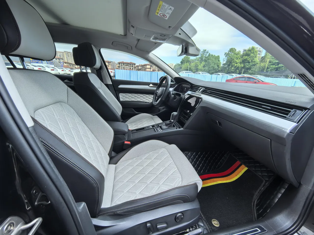 Volkswagen 2025 Magotan 2.0TSI 330TSI 2 million luxury automatic gear 6